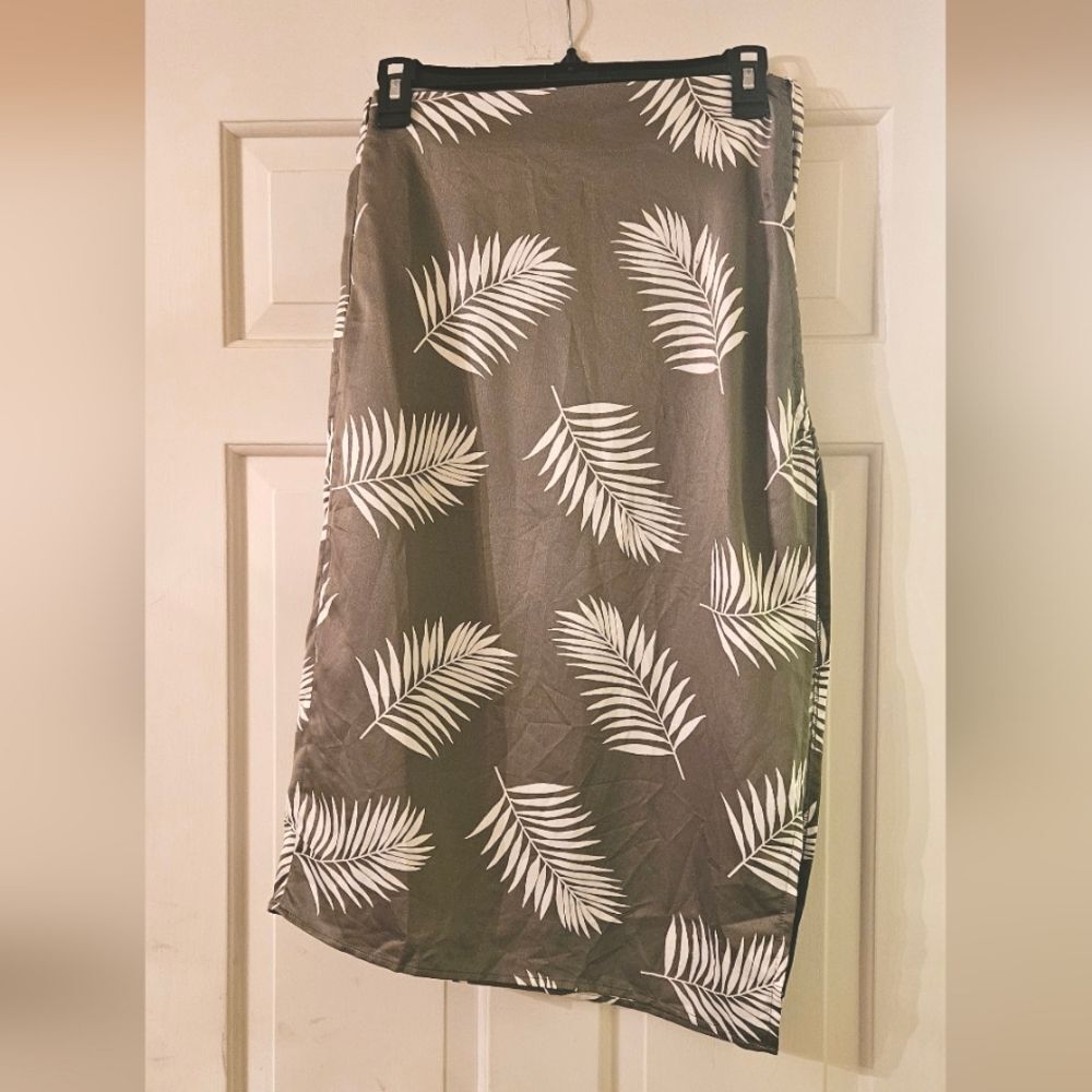 Forever 21 Skirt Sz S Olive Green White Tropical Midi Pencil Skirt Wrap Style